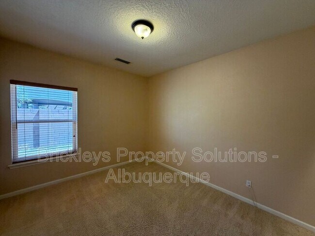 Building Photo - 1399 Wilkes Way SE