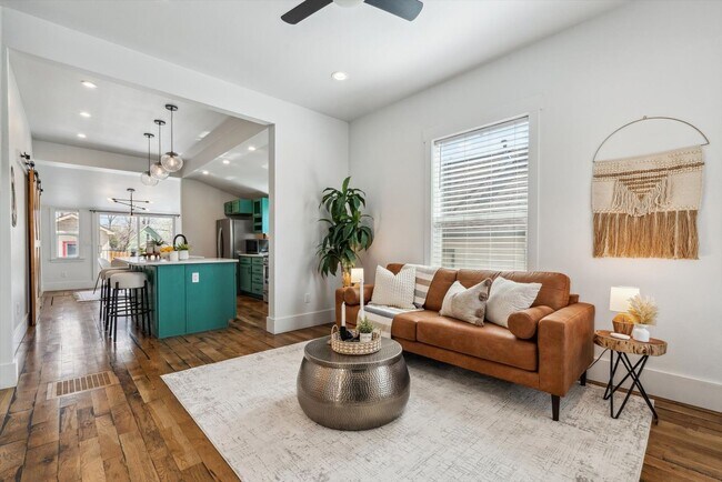 Building Photo - Charming 2BD, 2BA Longmont Home with Fenced Back Yard