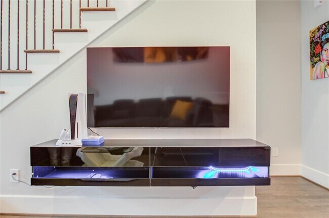 Building Photo - 2020 McGowen St