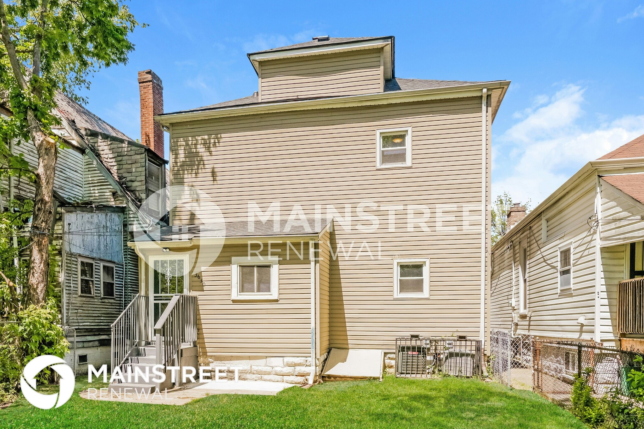 Building Photo - 3630 River Park Dr