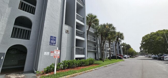 Building Photo - 2050 N Congress Ave