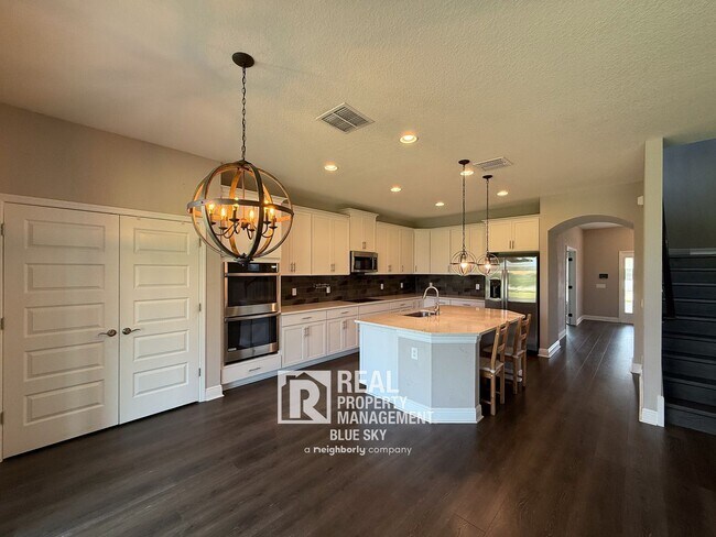 Building Photo - 10320 Stallion Flds Wy