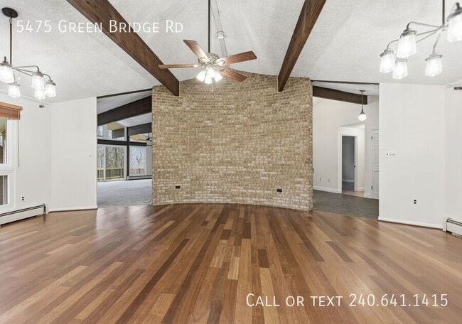 Building Photo - 5475 Green Bridge Rd