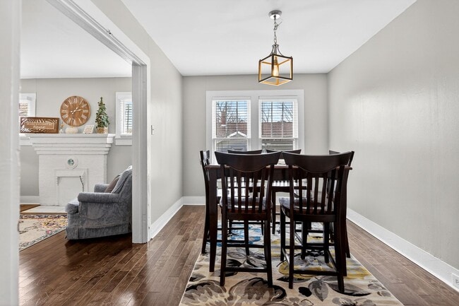 Building Photo - Fully Furnished Historic Home