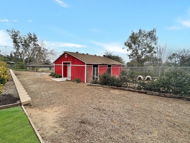 Building Photo - 13919 Calvary Rd
