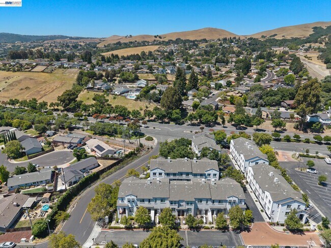 Building Photo - 7981 Bellina St