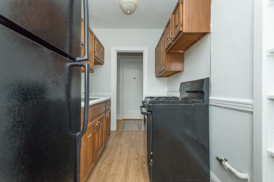 Building Photo - 136 Highland Ave