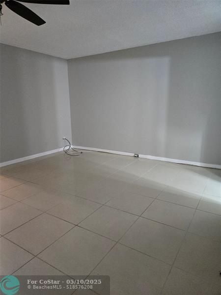 Building Photo - 3027 Swansea Crescent