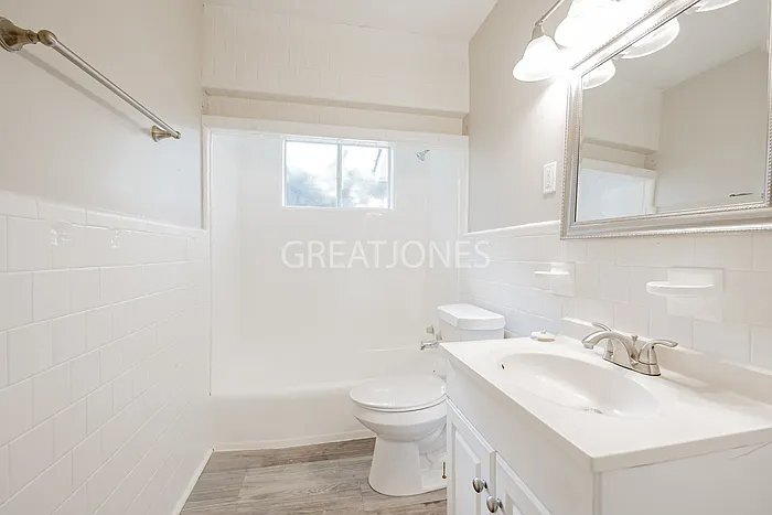 Building Photo - 4218 Barr St