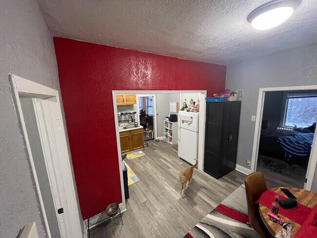 Building Photo - 1725 W 1st St