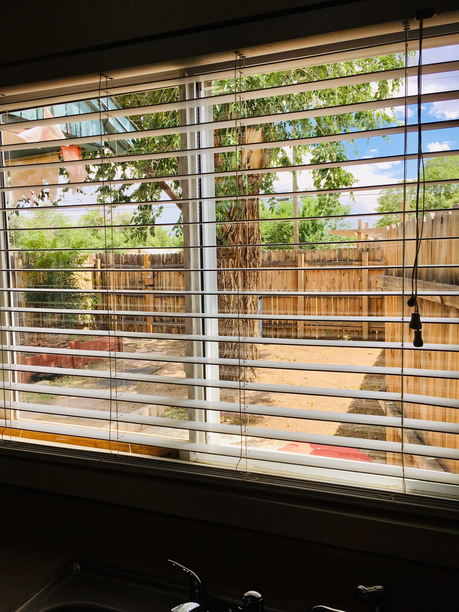 Building Photo - 502 Los Arboles Ave NW