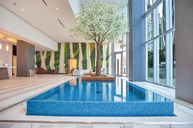 Building Photo - 851 NE 1st Ave