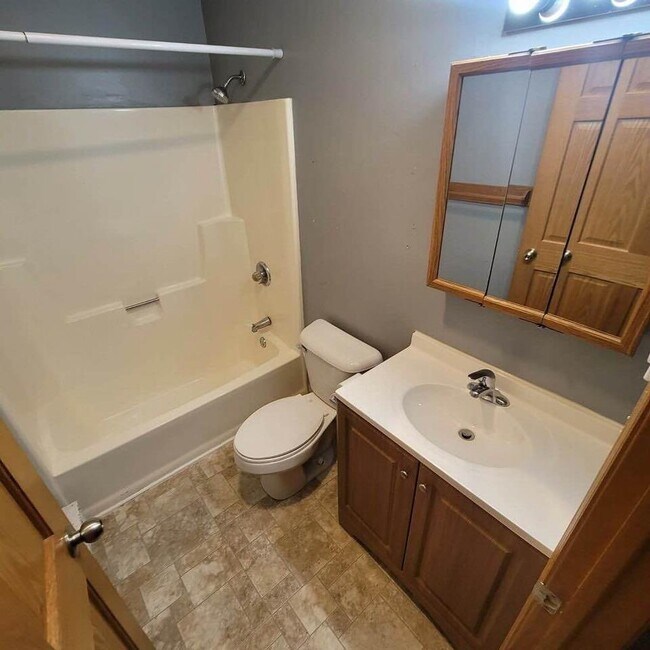 Building Photo - 2711 Jelinek Ave