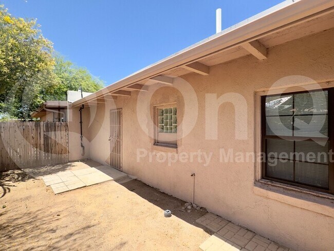 Building Photo - 2701 North Orchard Avenue
