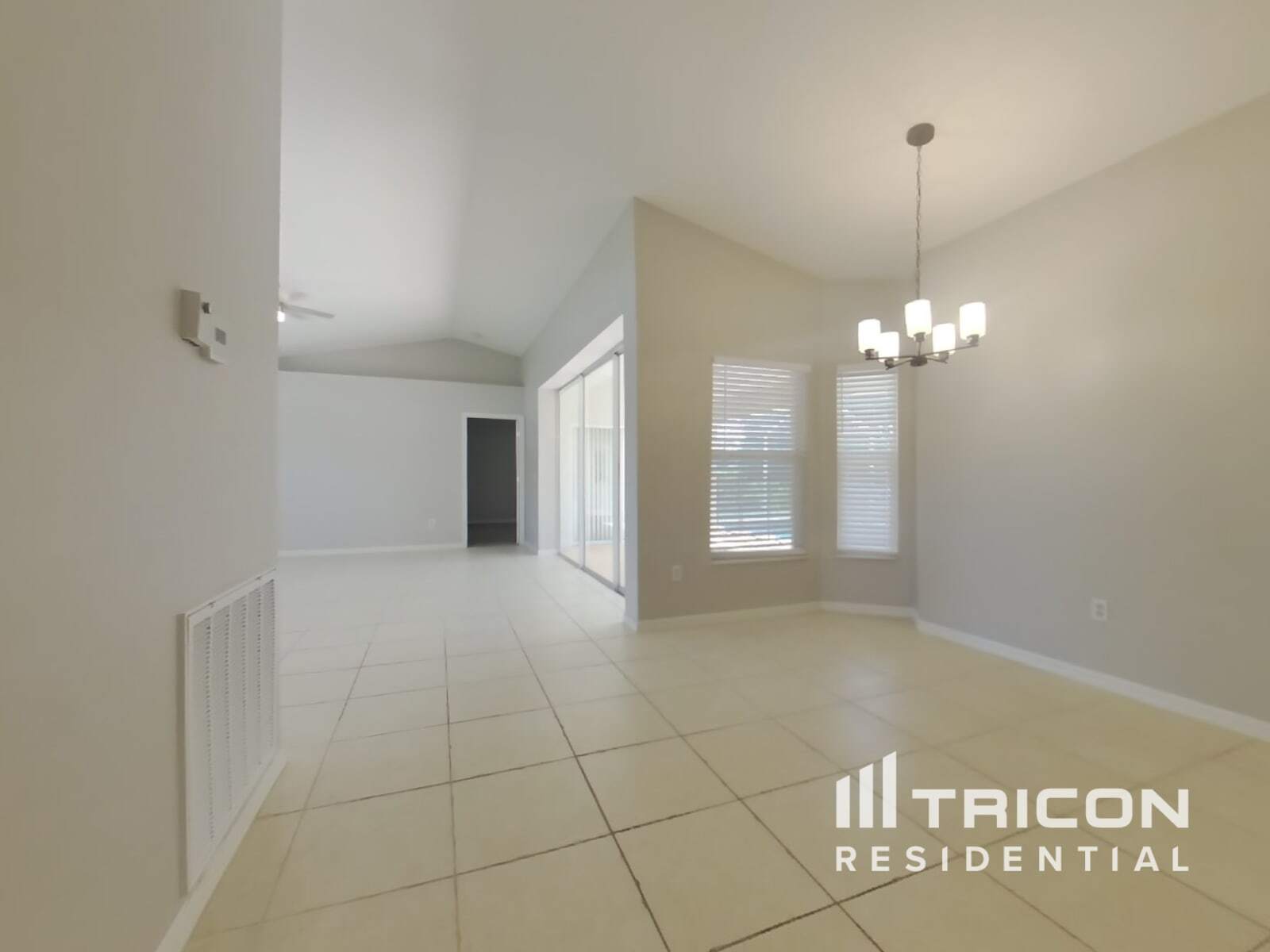 Building Photo - 2740 Begonia Terrace