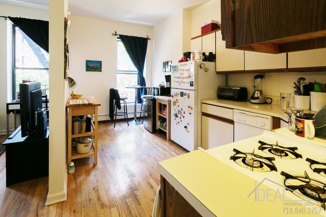 Building Photo - 58 Clifton Pl