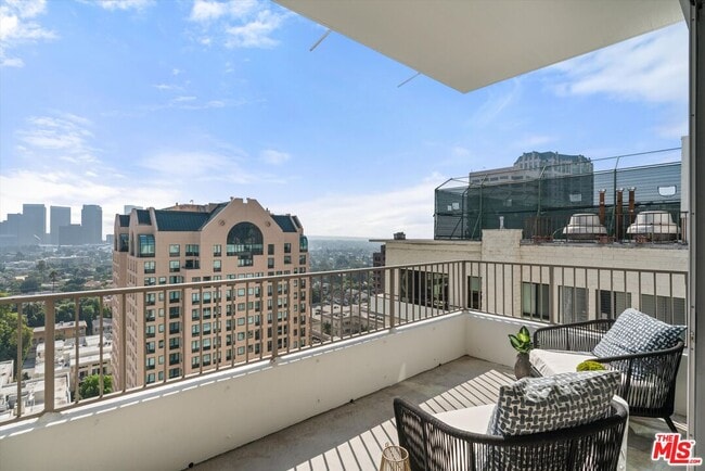 Building Photo - 10501 Wilshire Blvd