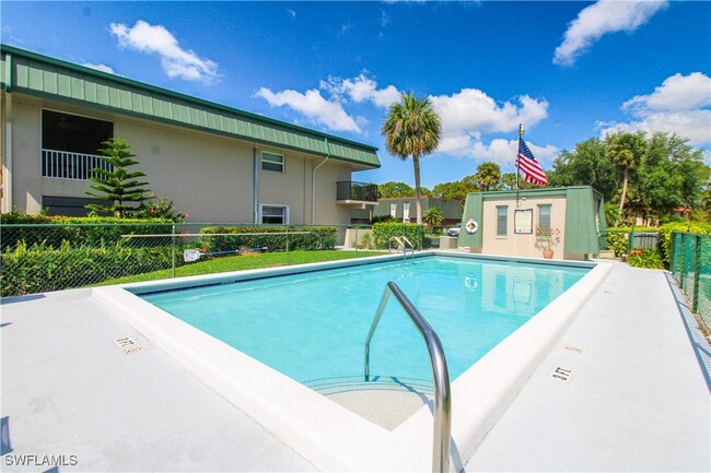 Building Photo - 600 Valley Stream Dr