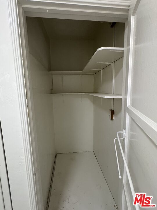 Building Photo - 211 S Arnaz Dr