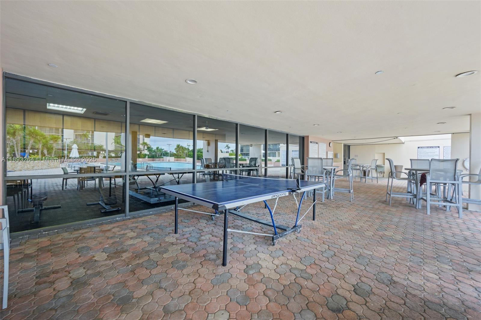 Building Photo - 20301 W Country Club Dr