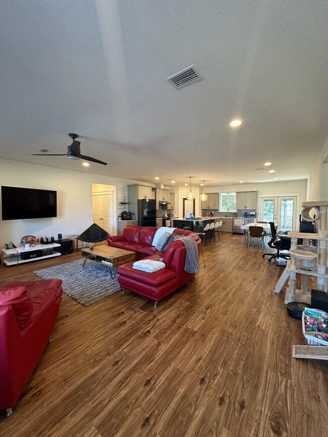 Building Photo - 4819 Whitewood Rd