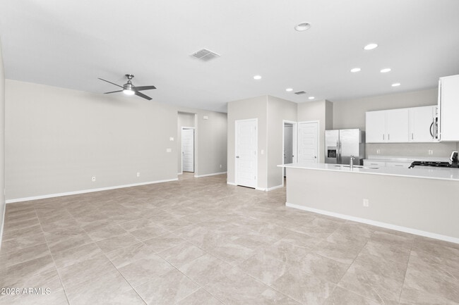 Building Photo - 3236 Juniper Cyn Dr