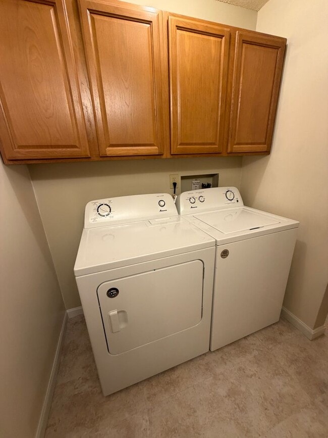 Building Photo - 62 Hayes Ave