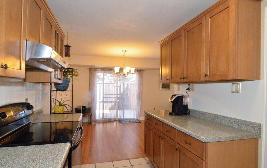 Building Photo - 9570 Standon Pl