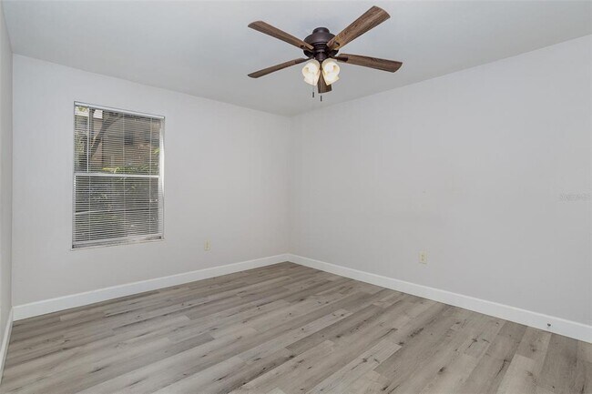 Building Photo - 633 Buoy Ln