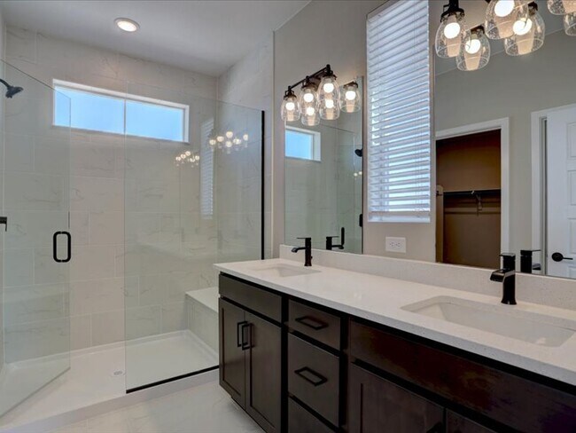 Building Photo - 8800 Hugo Dr