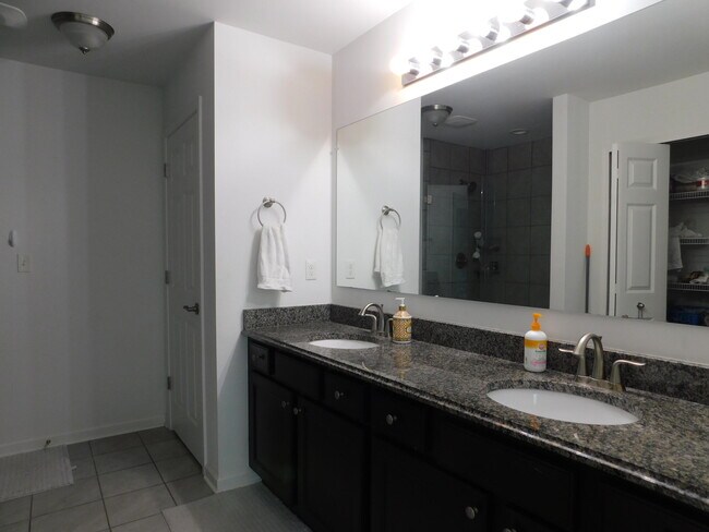 Building Photo - 4446 Christina Dr