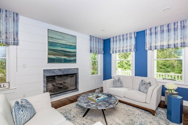 Building Photo - 48 Woodthrush Ln