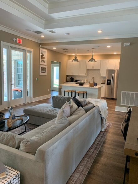 Building Photo - The Reserve Apartments