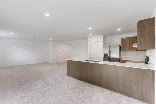 Building Photo - BRAND NEW FOUR BEDROOM IN WEST LONGVIEW