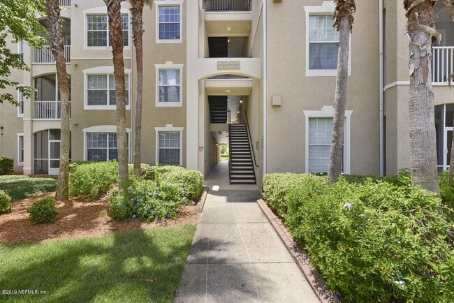 Building Photo - 7801 Point Meadows Dr