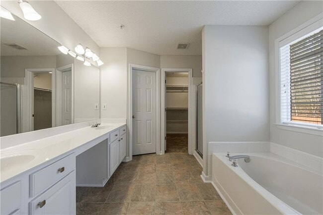 Building Photo - 2819 Ashleigh Ln