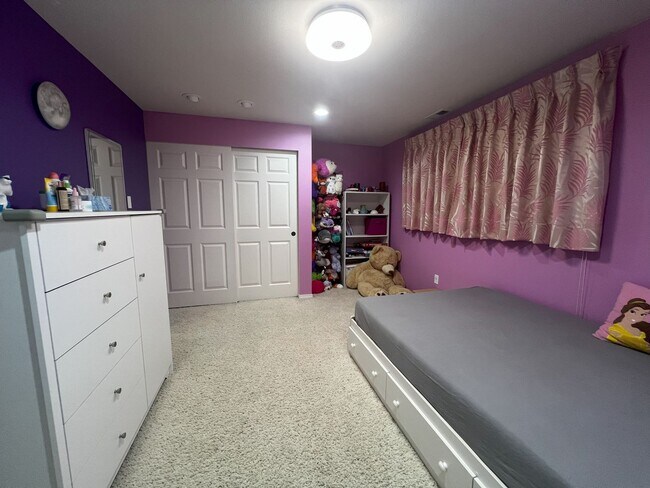 Building Photo - Well-Equipped 4 Bed 2.5 Bath Bellevue Home...