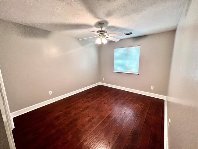 Building Photo - 16902 Sandy Reef Ct