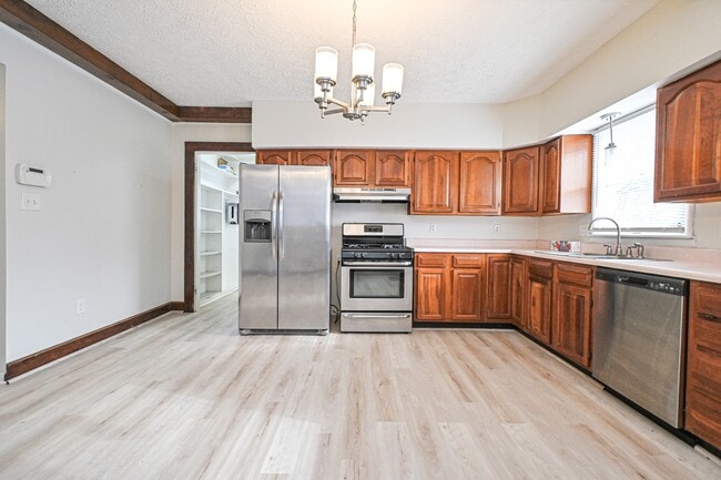 Building Photo - 4110 Eileen Dr