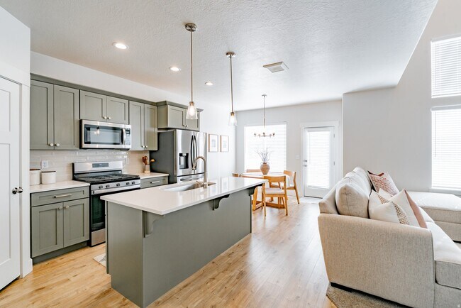 Building Photo - 4881 Heartwood Rd