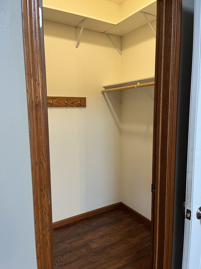 Building Photo - 1501 N Grove Pl