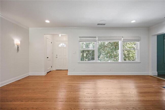 Building Photo - 2134 Beecher Cir SW