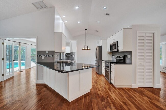 Building Photo - 1283 Barnstaple Cir