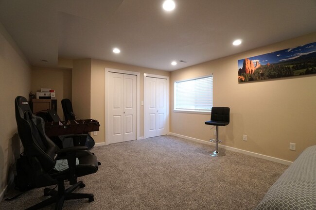 Building Photo - 7980 Camfield Cir