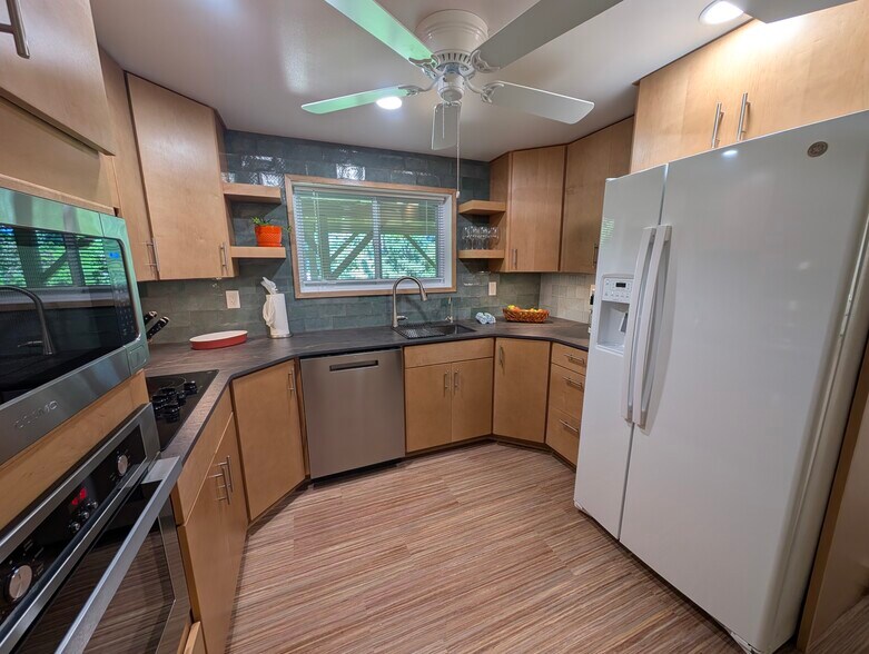 Panorama of kitchen - 14519 Dowling Dr