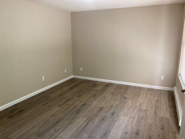 Building Photo - 1 Bed/1Bath Newly Remodeled Apartment Osag...