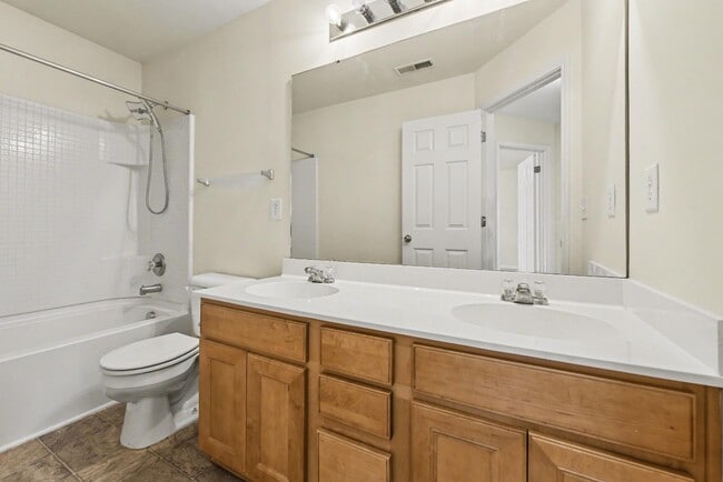 Building Photo - 272 Clayburne Dr