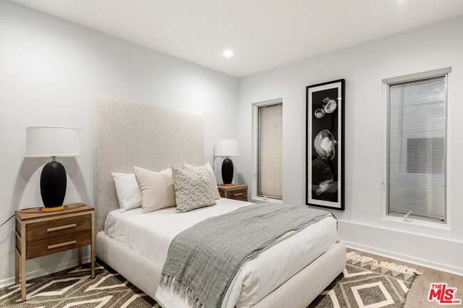 Building Photo - 249 Rees St