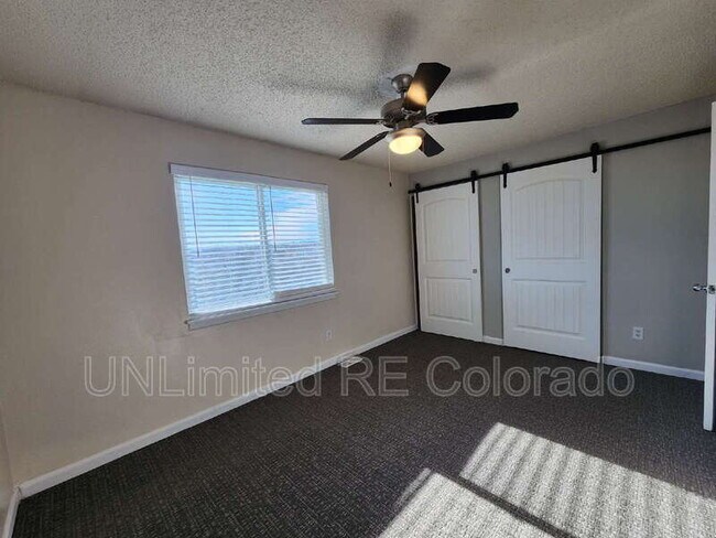 Building Photo - 986 Croke Dr