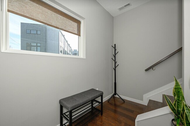 Building Photo - 18875 Riversouth Terrace